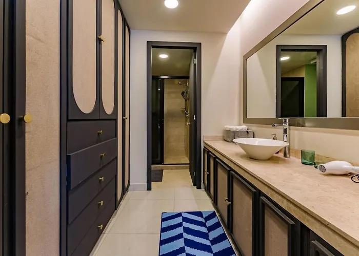 Stylish Reforma Loft W/pool, Gym, Ac & Views Mexico City